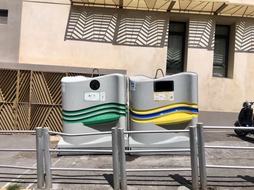 Colonnes de tri verre et papier:emballages