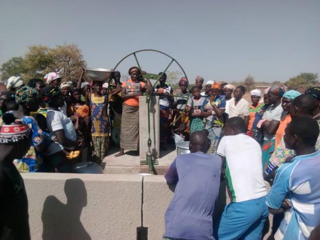 "Le bonheur des gens quand on leur apporte l'eau" 2