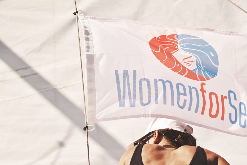 Drapeau Women for sea