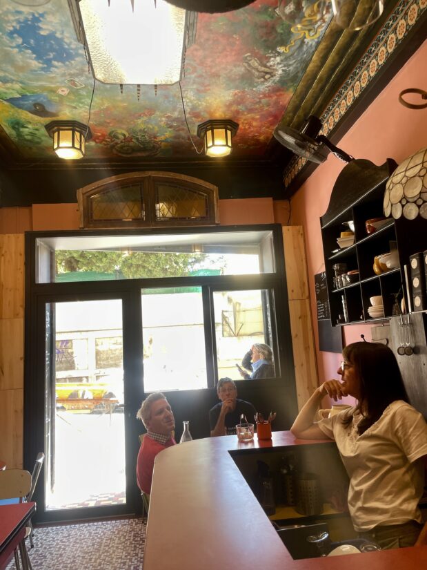 Pour le sauver, des clients achètent leur restaurant 7