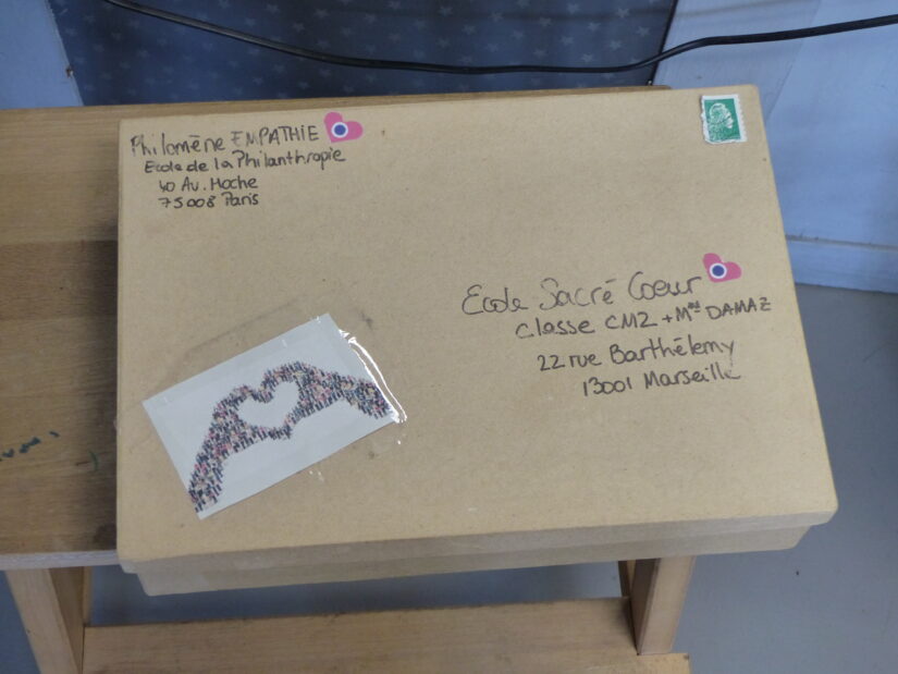 colis adressé aux enfants