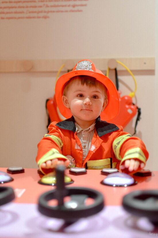 Les enfants peuvent devenir tout ce qu'ils veulent médecin, coiffeur, ou pourquoi pas pompier. ©LittleCabana